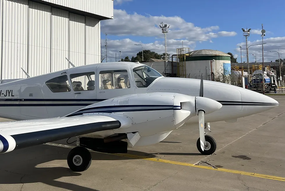PIPER AZTECA